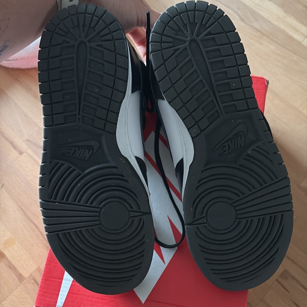 Nike Woman’s Black and White Nike Dunk Sneakers - Picture 6 of 7